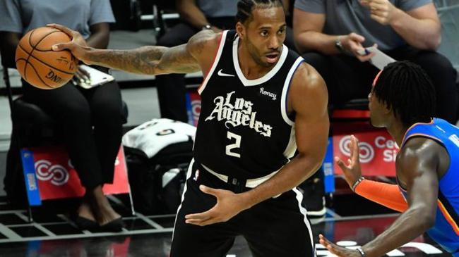 当酒杯相碰 当酒杯相碰